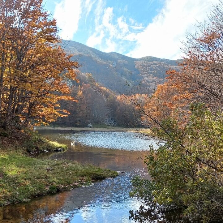 Lago Monte Acuto autunno